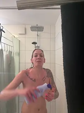 Snapshot of SweetChaosX chatting on March 2026 01:05:01 PM SweetChaosX online show from March 2026 01:05:01 PM