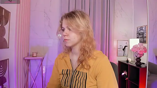 Snapshot of ElizabethVane chatting on July 2026 05:35:02 AM ElizabethVane online show from July 2026 05:35:02 AM