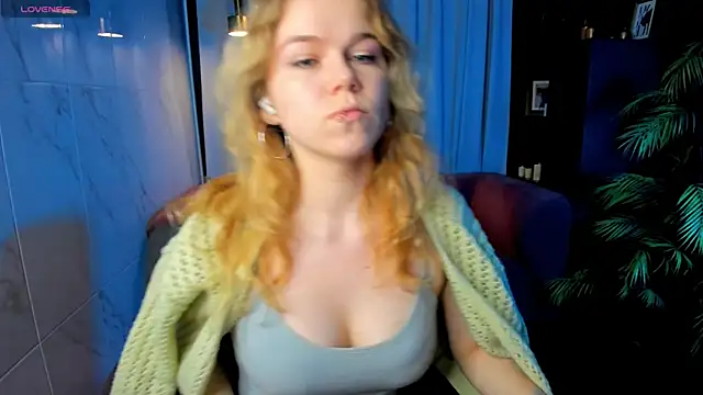 Snapshot of ElizabethVane chatting on August 2026 05:21:02 AM ElizabethVane online show from August 2026 05:21:02 AM