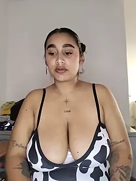 Mia skyy18 online show from May 2026 11:40:02 AM