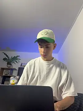 Snapshot of SebastianReed_ chatting on June 2026 03:07:01 AM SebastianReed online show from June 2026 03:07:01 AM