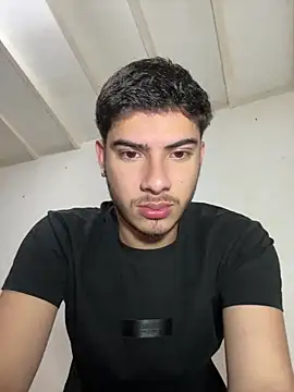 ApoloGray   online show from April 2026 08:11:02 PM