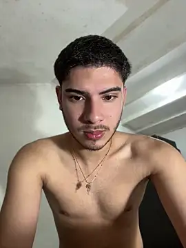 ApoloGray   online show from May 2026 09:12:02 PM