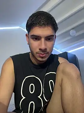ApoloGray   online show from May 2026 09:54:02 PM