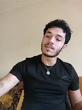 Snapshot of Thewildaliii0 chatting on April 2026 05:32:02 PM Thewildaliii0 online show from April 2026 05:32:02 PM