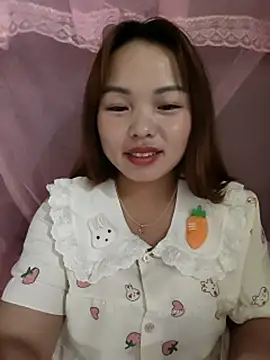 Snapshot of Mina_xYx chatting on June 2026 03:47:01 PM Mina xYx online show from June 2026 03:47:01 PM