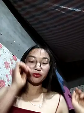 Snapshot of emmasexy2k chatting on April 2026 12:33:01 AM emmasexy2k online show from April 2026 12:33:01 AM
