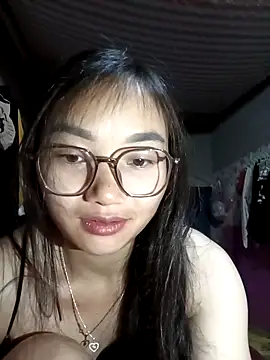 Snapshot of emmasexy2k chatting on April 2026 01:47:02 AM emmasexy2k online show from April 2026 01:47:02 AM