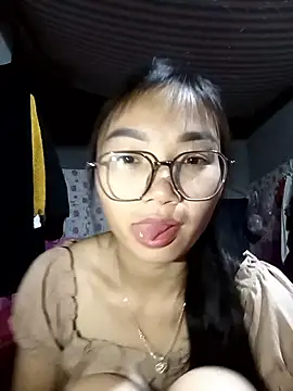 Snapshot of emmasexy2k chatting on April 2026 01:58:02 AM emmasexy2k online show from April 2026 01:58:02 AM