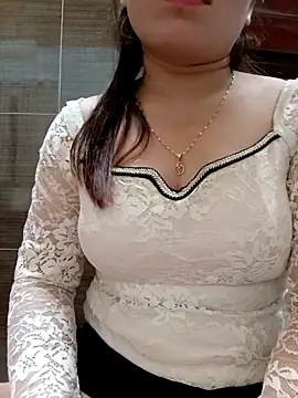 Snapshot of Sury_sexyy chatting on March 2026 07:58:01 AM Sury sexyy online show from March 2026 07:58:01 AM