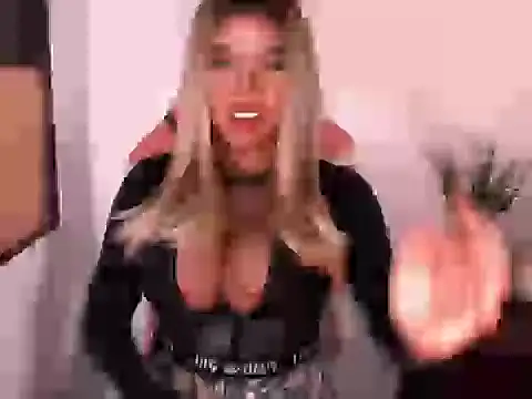 Zandralopez online show from July 2026 11:05:02 AM