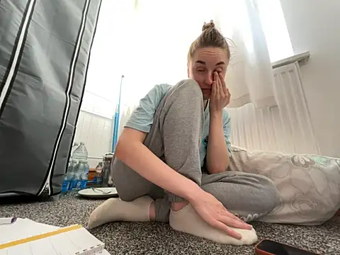 bimboiiii online show from May 2026 06:38:02 PM