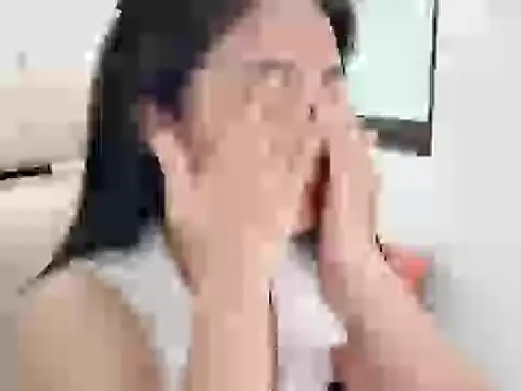 Snapshot of AmyLinee_1 chatting on June 2026 03:34:01 AM AmyLinee 1 online show from June 2026 03:34:01 AM