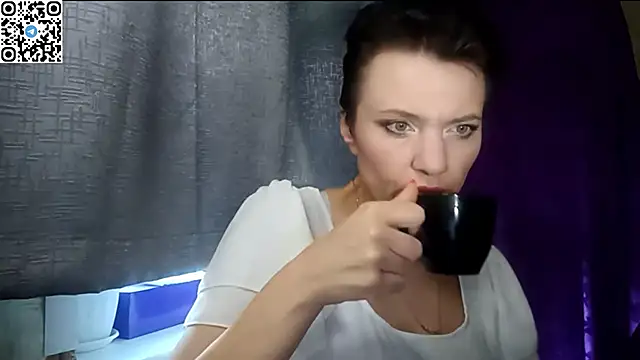 HotMamaQueen234 online show from June 2026 10:39:01 AM