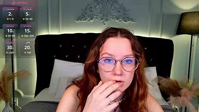 AmelieViolet online show from July 2026 10:21:01 AM