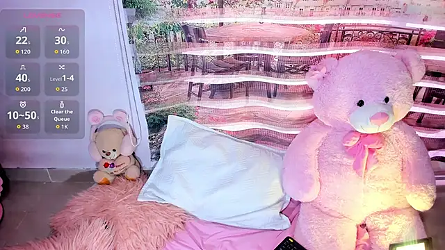 Snapshot of little_doll18_ chatting on June 2026 08:51:01 PM little doll18 online show from June 2026 08:51:01 PM