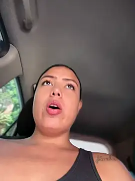 Snapshot of LauTul chatting on April 2026 02:06:02 PM LauTul online show from April 2026 02:06:02 PM