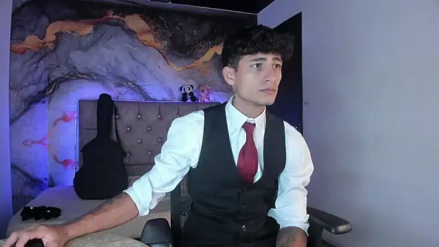 MaxiimoRomano  online show from April 2026 01:28:02 PM