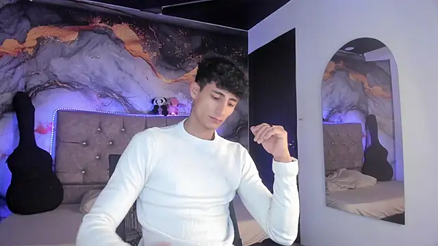 MaxiimoRomano  online show from April 2026 01:24:02 PM