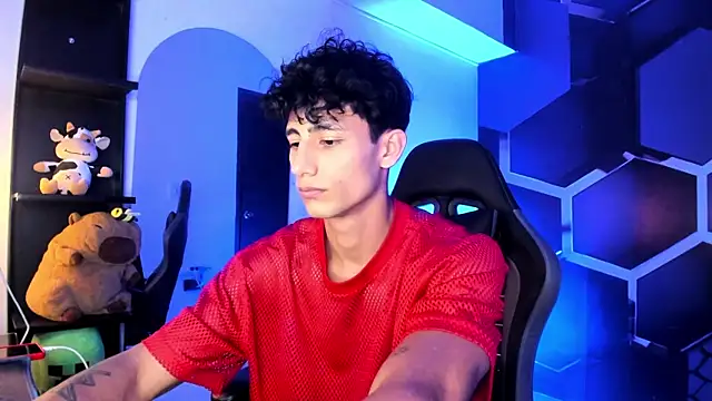 MaxiimoRomano  online show from July 2026 07:18:01 PM