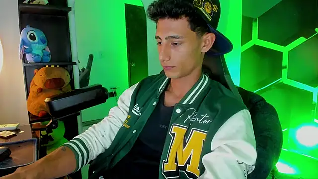 MaxiimoRomano  online show from July 2026 07:23:01 PM