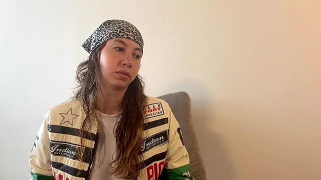 Julieta Jol online show from May 2026 01:40:01 PM