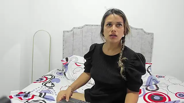 camila borbon  online show from May 2026 01:15:02 PM