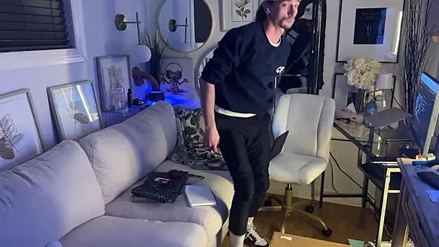 Snapshot of DylanBrook chatting on April 2026 06:03:02 AM DylanBrook online show from April 2026 06:03:02 AM