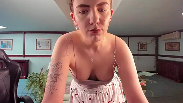 Kirarustle1 online show from May 2026 01:45:01 AM