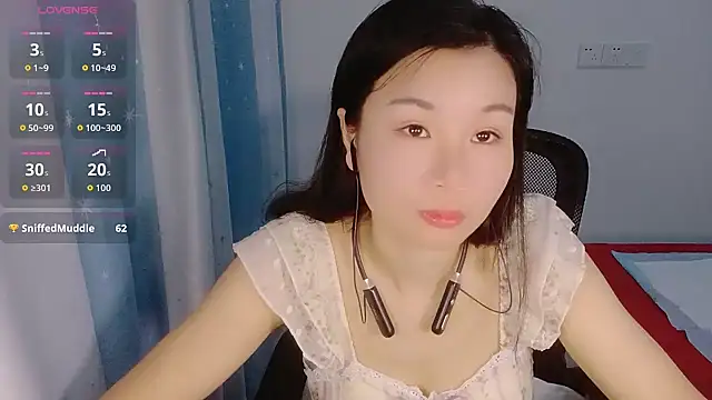 Snapshot of Lianzi-2026 chatting on April 2026 01:41:02 PM Lianzi-2026 online show from April 2026 01:41:02 PM