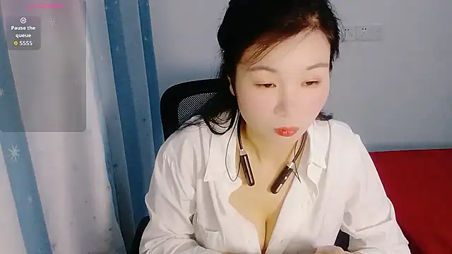 Snapshot of Lianzi-2026 chatting on May 2026 12:21:01 PM Lianzi-2026 online show from May 2026 12:21:01 PM