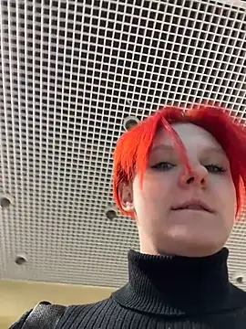 NinaParri online show from May 2026 03:25:02 AM