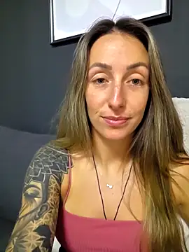 NicoleKaiser online show from April 2026 07:08:02 PM