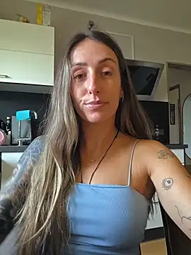Snapshot of NicoleKaiser chatting on June 2026 05:01:02 PM NicoleKaiser online show from June 2026 05:01:02 PM