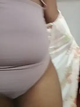 Snapshot of honeyi_babe chatting on May 2026 06:13:01 PM honeyi babe online show from May 2026 06:13:01 PM