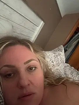 1SexyQueen online show from June 2026 06:21:02 PM