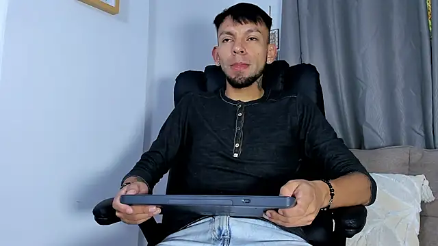 Steban silv online show from June 2026 12:00:02 PM