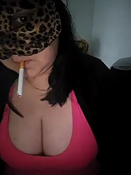Snapshot of emiliecurvy83 chatting on April 2026 01:02:02 PM emiliecurvy83 online show from April 2026 01:02:02 PM