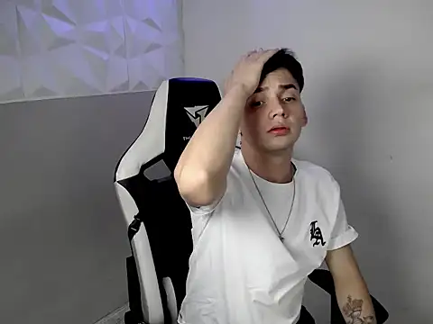Mathias twinkk online show from May 2026 04:51:01 AM
