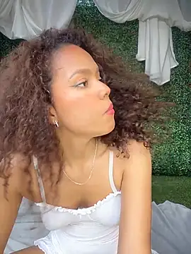 CurlyOopsieXXX online show from June 2026 09:40:01 PM