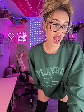 laurenlotus online show from May 2026 12:50:01 AM