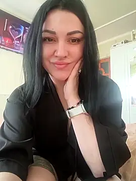 Elsie-Nora online show from April 2026 05:45:01 AM