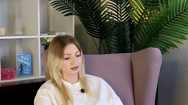 Snapshot of ShuLievens chatting on March 2026 10:09:02 AM ShuLievens online show from March 2026 10:09:02 AM