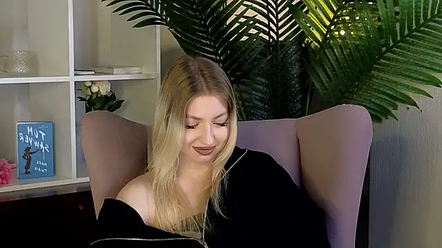 Snapshot of ShuLievens chatting on March 2026 08:19:01 AM ShuLievens online show from March 2026 08:19:01 AM