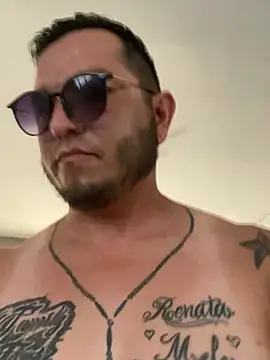 Snapshot of HOTB0Y18 chatting on March 2026 04:01:02 PM HOTB0Y18 online show from March 2026 04:01:02 PM