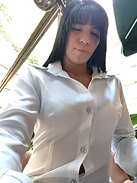 MonserratJons01 online show from May 2026 03:38:02 PM