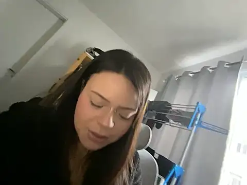 juel1sa online show from June 2026 04:33:02 PM