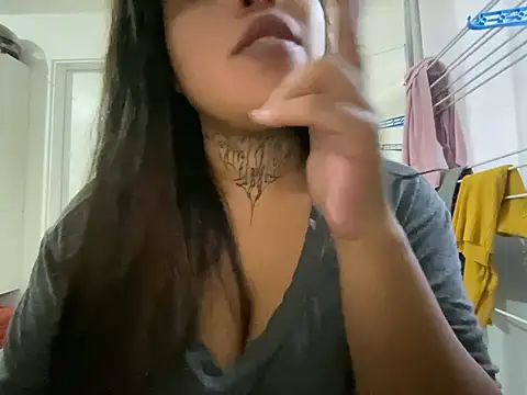 juel1sa online show from July 2026 06:21:01 PM
