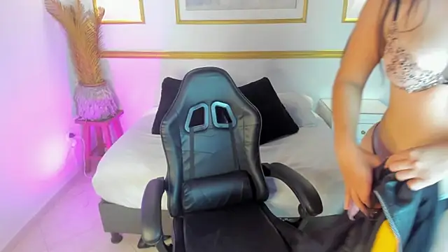 Snapshot of gise_morin chatting on March 2026 04:56:01 AM gise morin online show from March 2026 04:56:01 AM