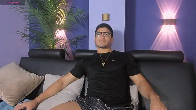 Snapshot of DanteTargaryen chatting on March 2026 04:01:01 AM DanteTargaryen online show from March 2026 04:01:01 AM